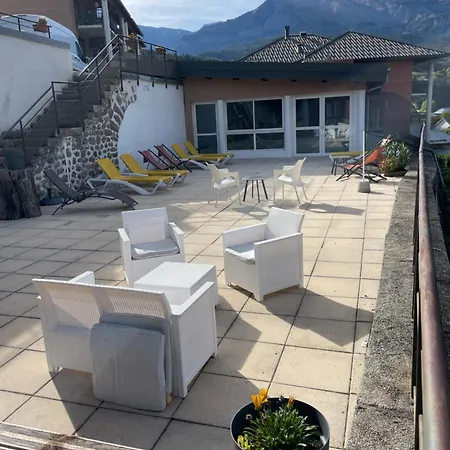 T3 Terrasse Piscine Sauna Magnans D102 *