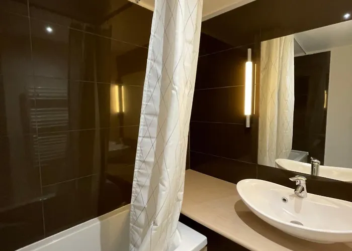 T3 Terrasse Piscine Sauna Magnans D102 Jausiers