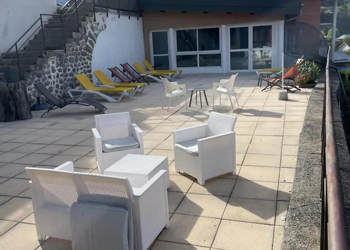 T3 Terrasse Piscine Sauna Magnans D102 *