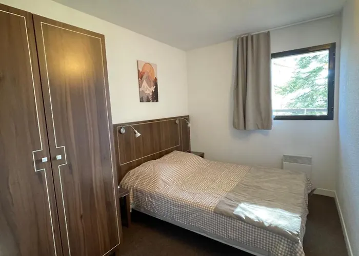 T3 Terrasse Piscine Sauna Magnans D102